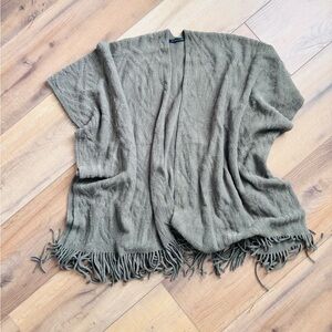 Women’s Sweater Wrap/ Open poncho, Olive Green, size OS